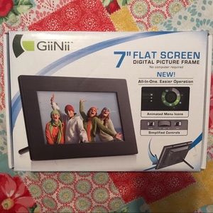 NWB GiiNii Digital Picture Frame
